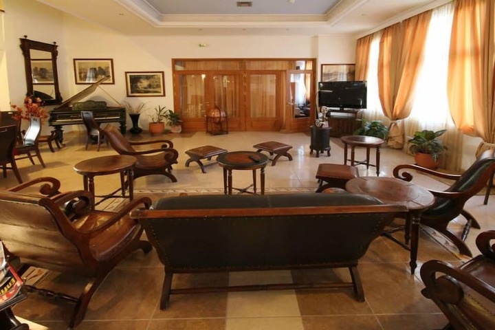Hotel Lobby
