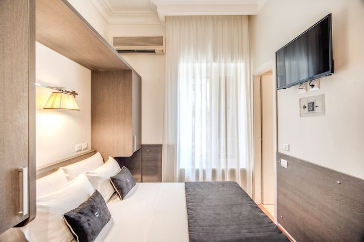 Room 16 of 30