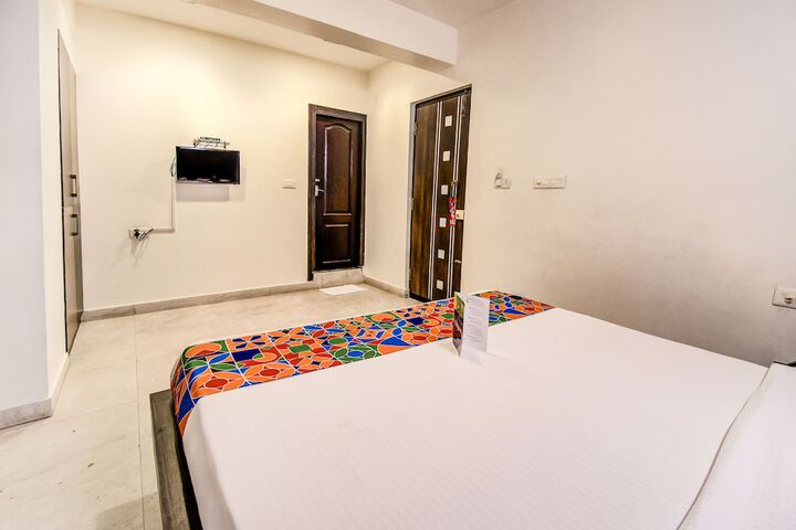 Room 17 of 27