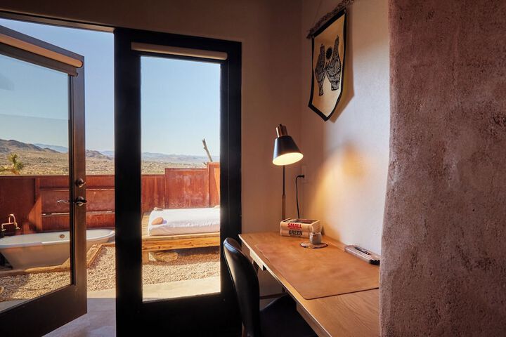 Room 25 of 48