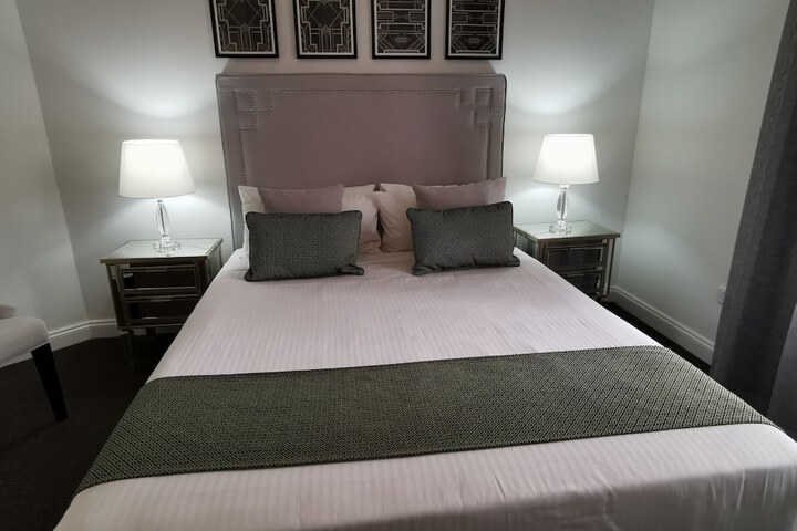 Room 8 of 65