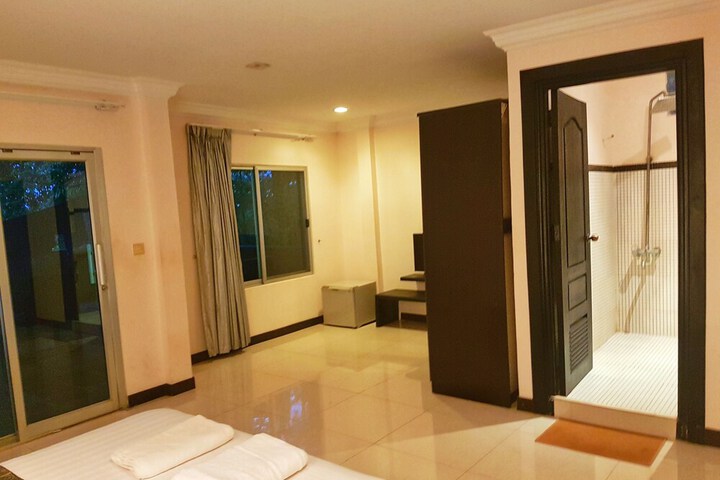Room 8 of 69