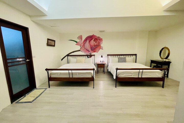 Room 9 of 24
