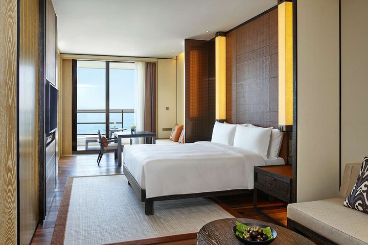 Room 18 of 116