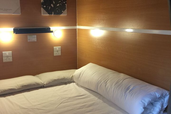 Room 27 of 48