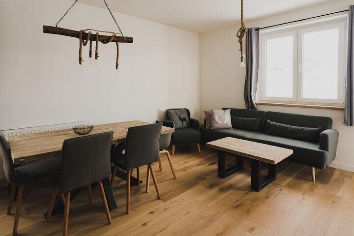 Room 9 of 36