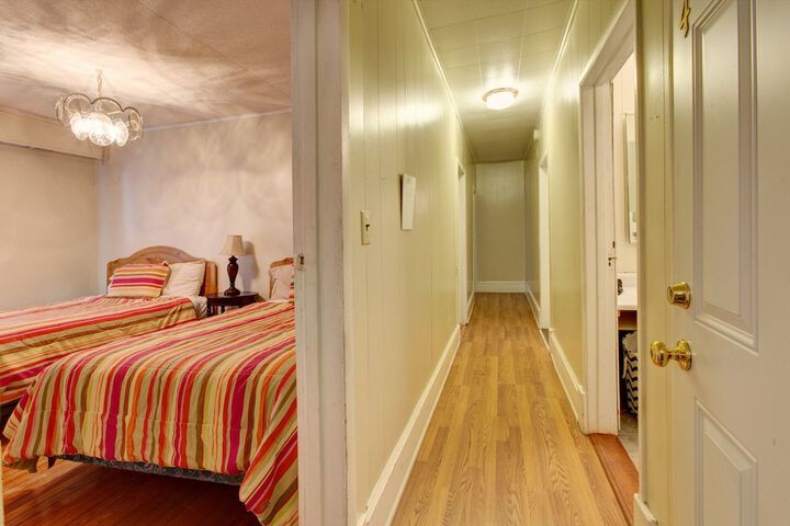 Room 9 of 31