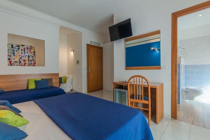 Room 40 of 90