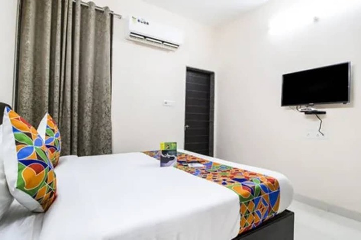 Room 8 of 22