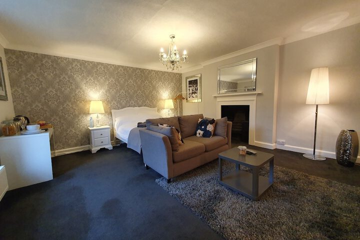 Room 14 of 24