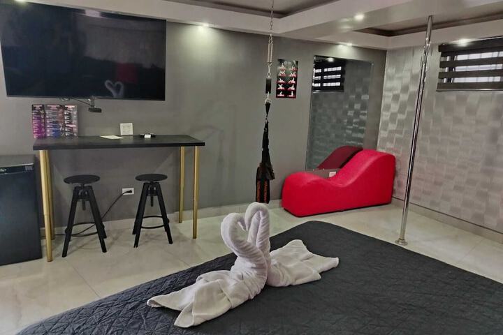 Room 17 of 28