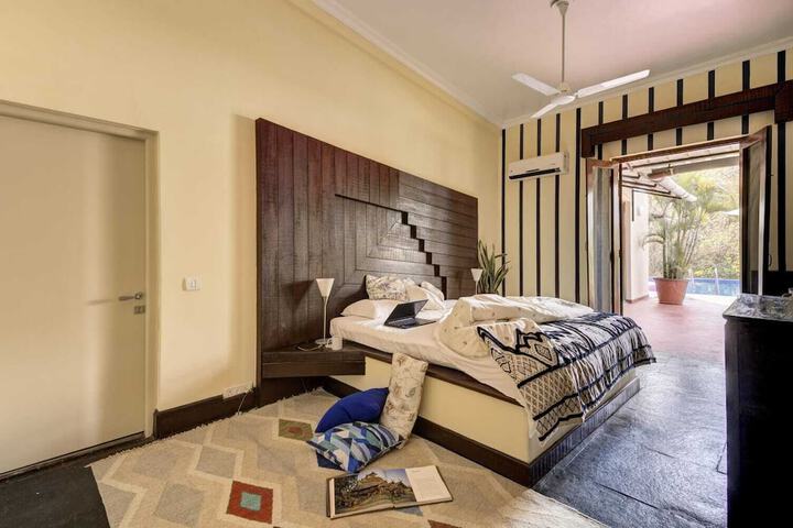 Room 9 of 54
