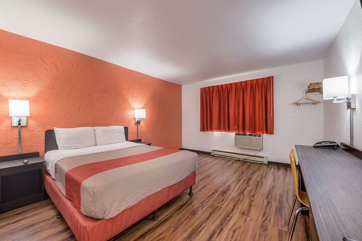 Double Room Disability Accessible (10 of 13)