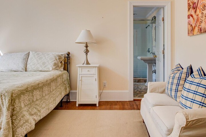 Room 14 of 64
