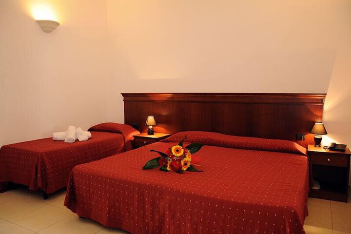 Room 8 of 31