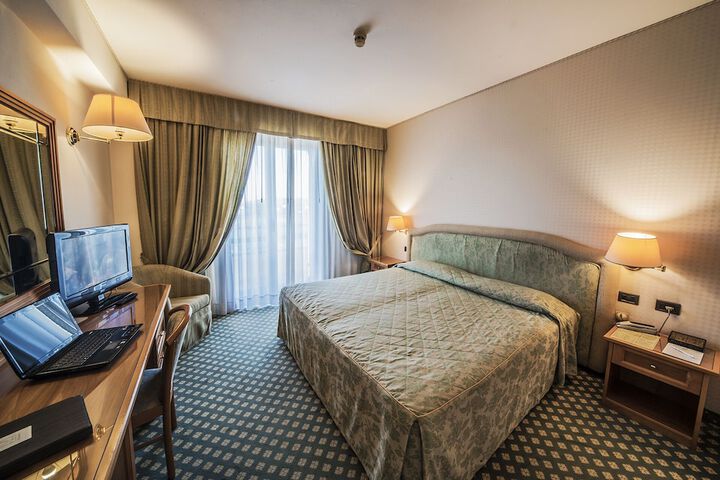 Room 3 of 22