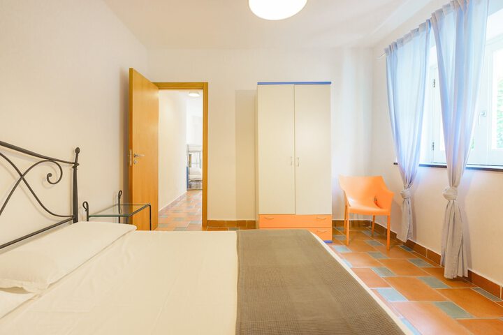 Room 28 of 75