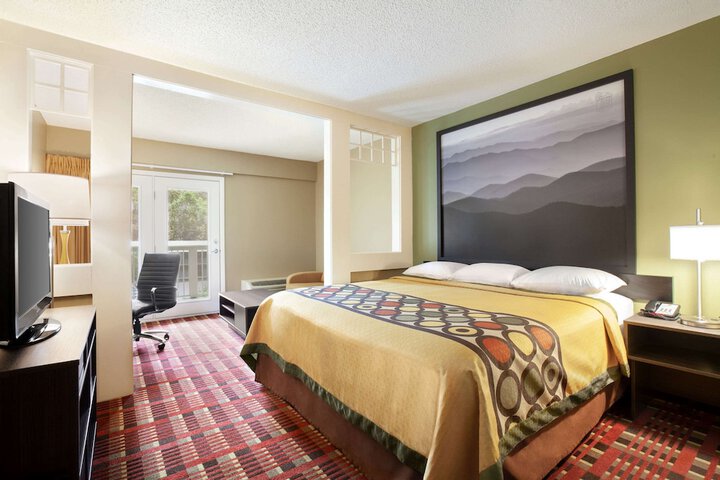 2 Queen Beds Studio Suite (1 of 8)