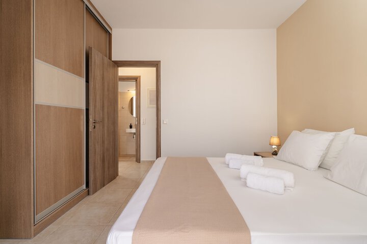 Room 10 of 122