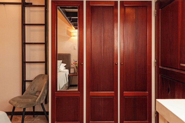 Room 3 of 53