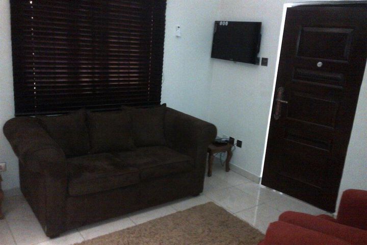 Room 6 of 17
