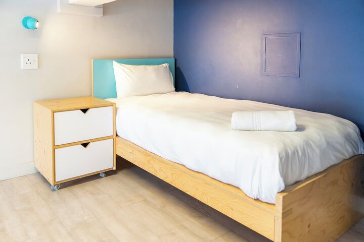 Room 10 of 148