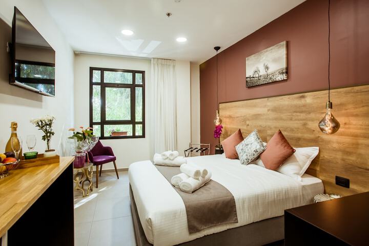 Room 8 of 30