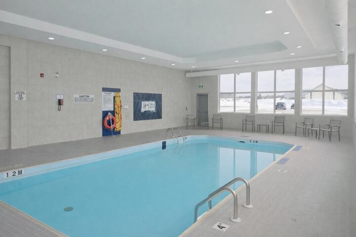 Pool Hotel