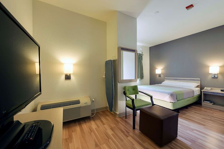 2 Double Beds (6 of 6)