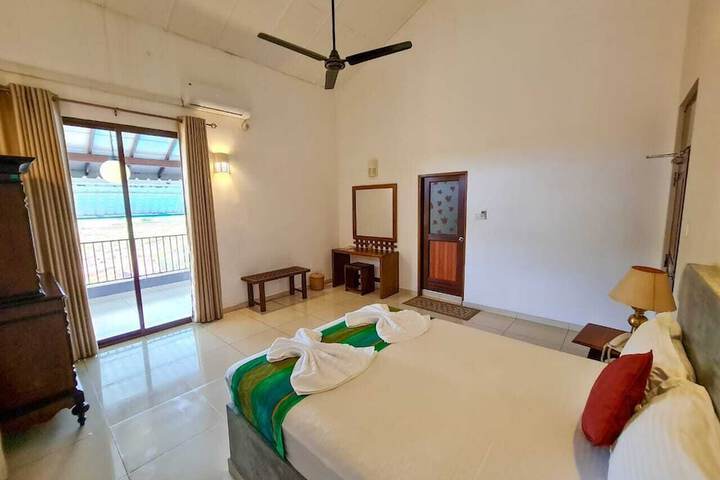 Room 2 of 22