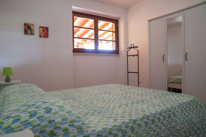 Room 4 of 87