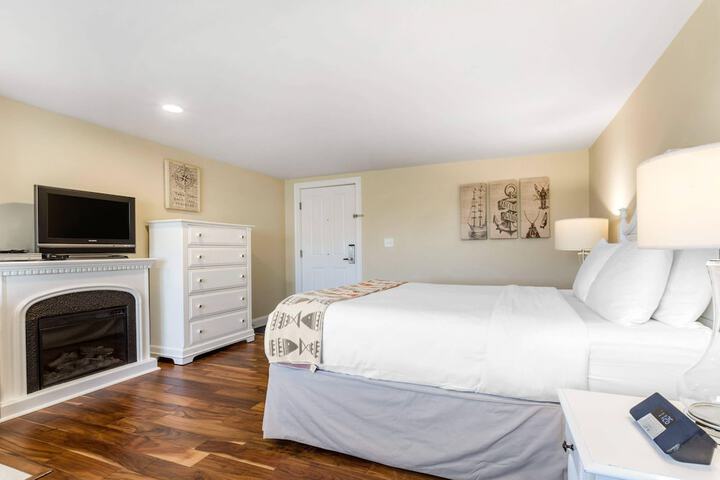 Room 6 of 42