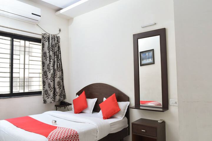Room 9 of 24