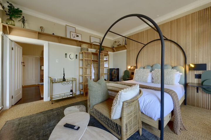 Room 8 of 27