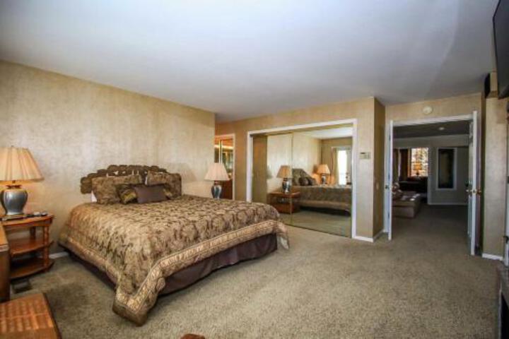 Oso Grande Lakeside Village Retreat in Big Bear Lake, CA