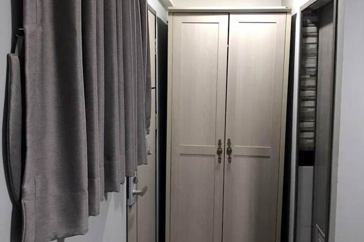 Room 5 of 38