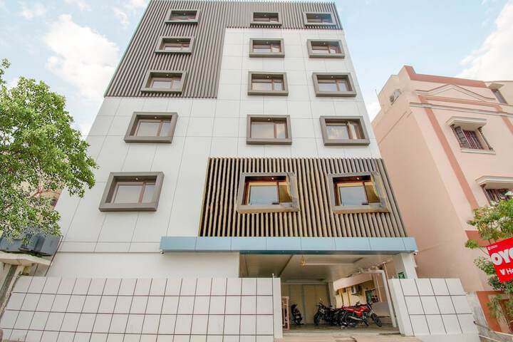 Photo of Capital O 23031 V Hotel