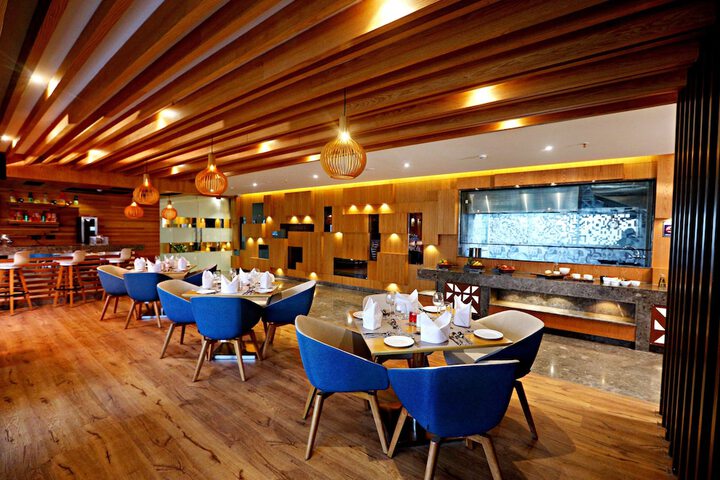 Lounge 56 of 74