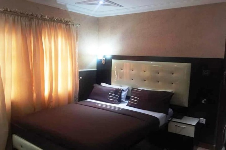 Room 3 of 25