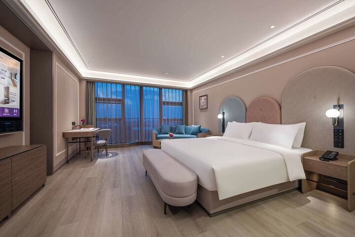 Room 8 of 35