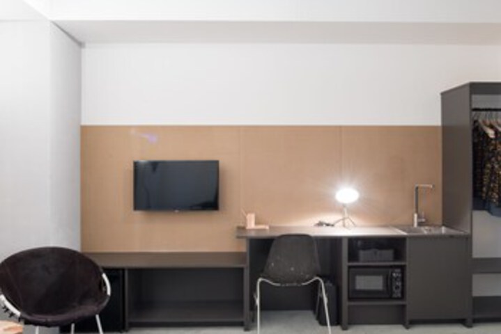 Room 135 of 214