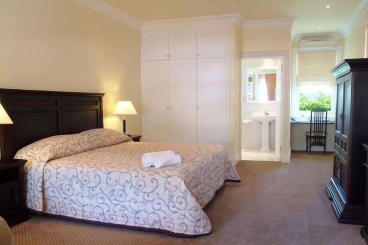 Room 4 of 21