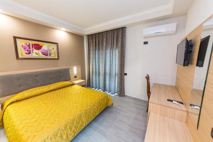 Room 28 of 50