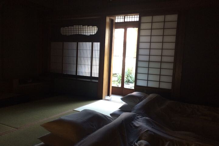 Room 45 of 107