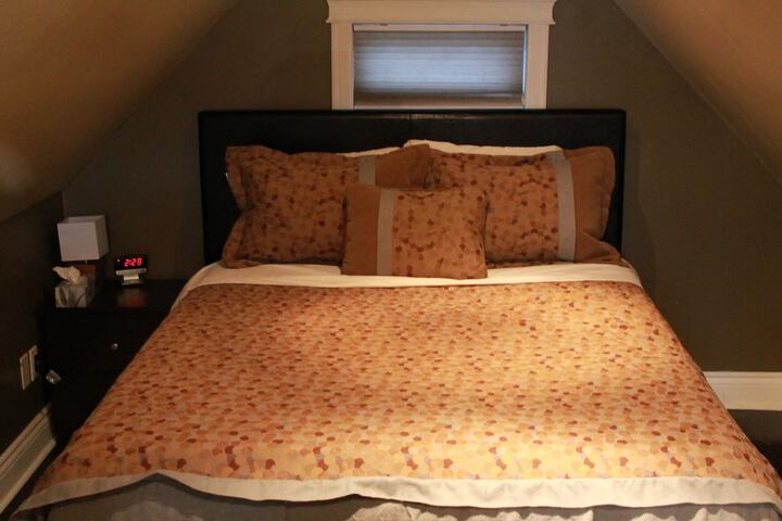 Room 27 of 100