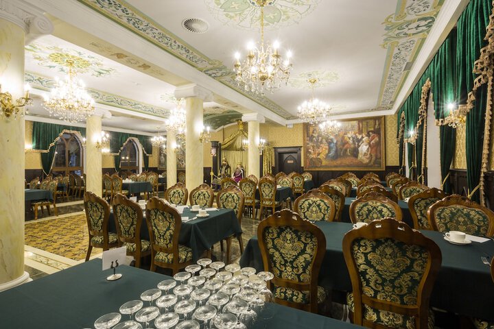 Dining 55 of 75