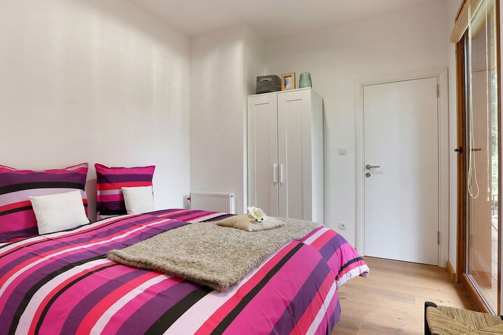 Room 10 of 85