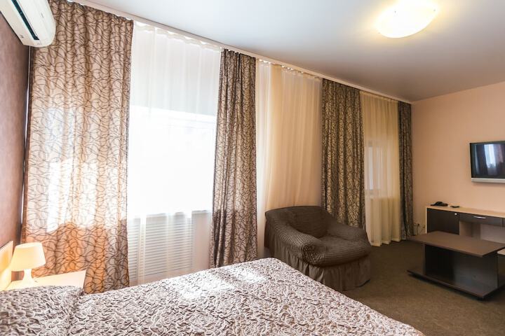 Room 6 of 122