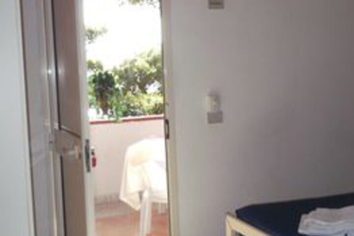 Room 93 of 170
