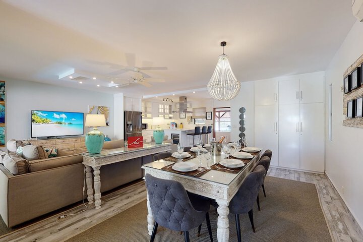 Room 24 of 53